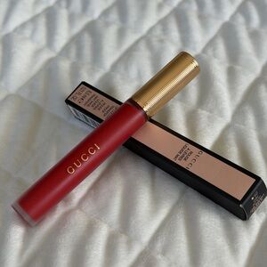 Gucci Lipstick Liquid Matte — Red